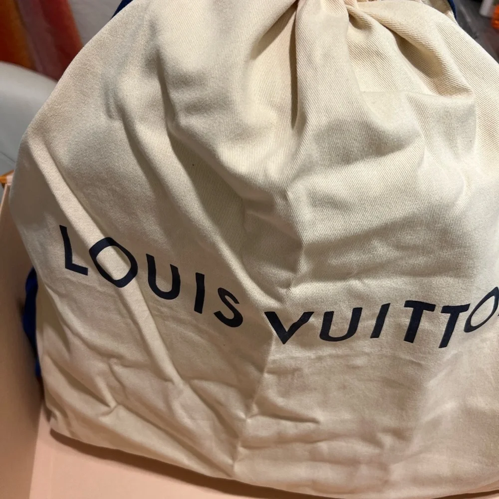 Louis Vuitton backpack - Picture 5 of 13